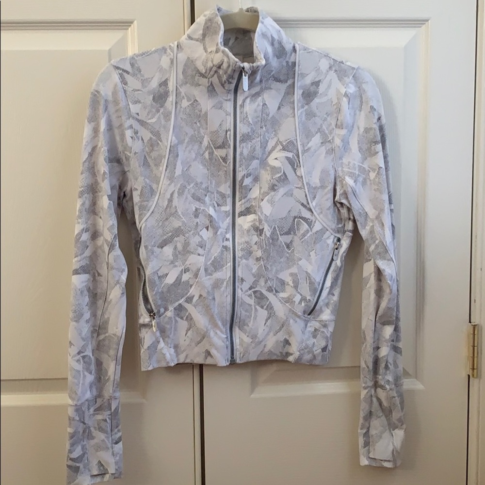 Lululemon Crop Jacket - Size 6